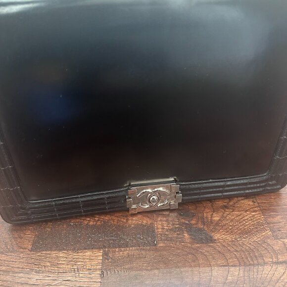 CHANEL Black Patent Leather Large Boy Reverso Bag - Picture 3 of 16